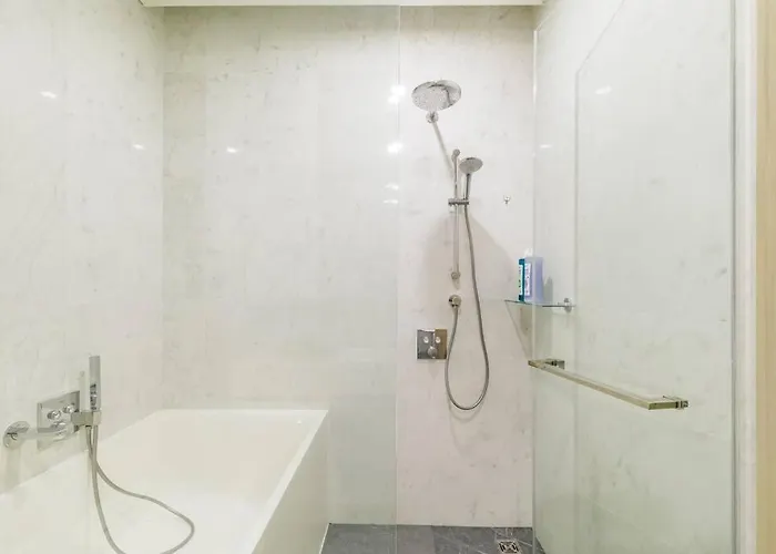 2 Bedrooms, 300 Metres Bts Ekkamai,sukhumvit * Бангкок