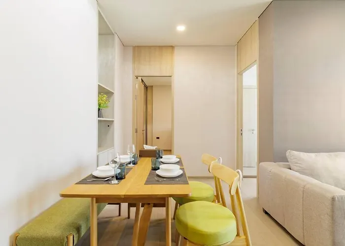 2 Bedrooms, 300 Metres Bts Ekkamai,sukhumvit Апартаменты Бангкок