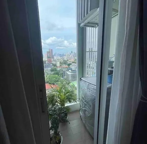 2 Bedrooms, 300 Metres Bts Ekkamai,sukhumvit
