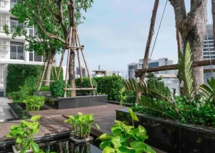 2 Bedrooms, 300 Metres Bts Ekkamai,sukhumvit * Бангкок