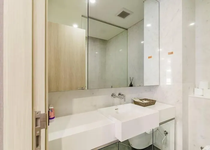 2 Bedrooms, 300 Metres Bts Ekkamai,sukhumvit Апартаменты