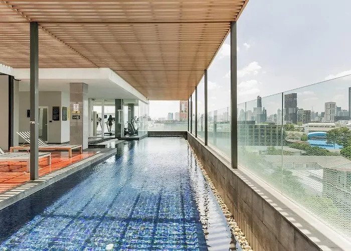 2 Bedrooms, 300 Metres Bts Ekkamai,sukhumvit *