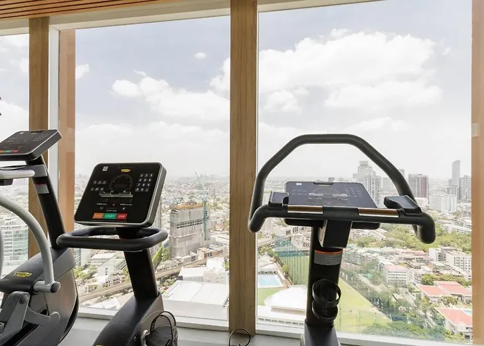 2 Bedrooms, 300 Metres Bts Ekkamai,sukhumvit Апартаменты *