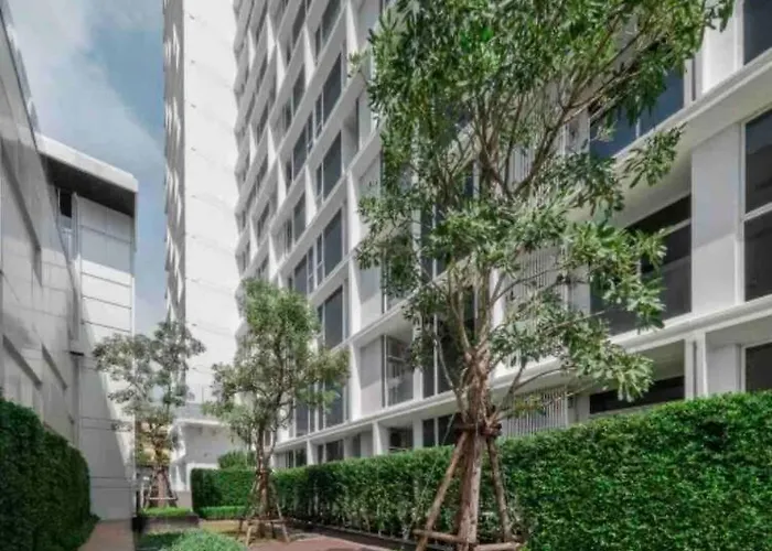 2 Bedrooms, 300 Metres Bts Ekkamai,sukhumvit