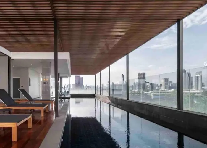 2 Bedrooms, 300 Metres Bts Ekkamai,sukhumvit *