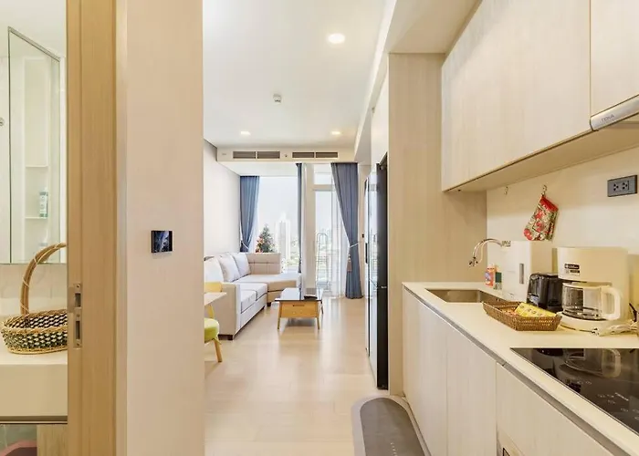 2 Bedrooms, 300 Metres Bts Ekkamai,sukhumvit * Бангкок