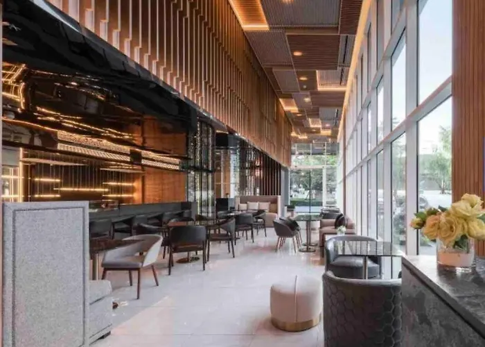 2 Bedrooms, 300 Metres Bts Ekkamai,sukhumvit Апартаменты *