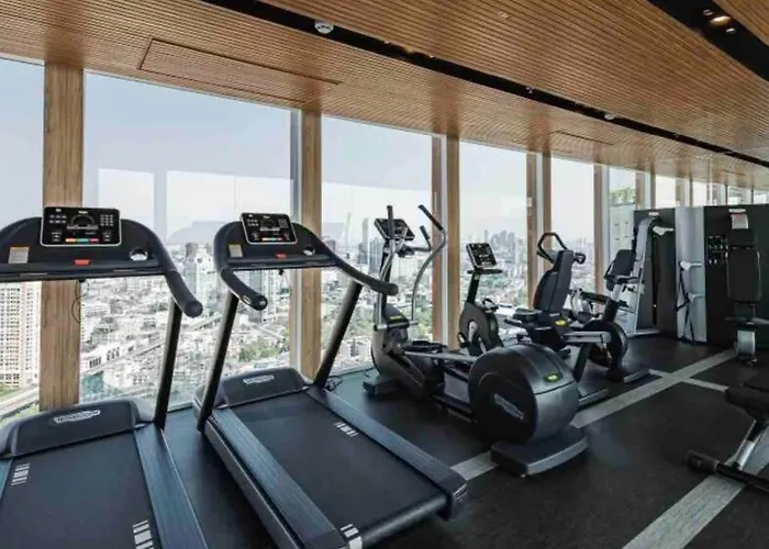 2 Bedrooms, 300 Metres Bts Ekkamai,sukhumvit